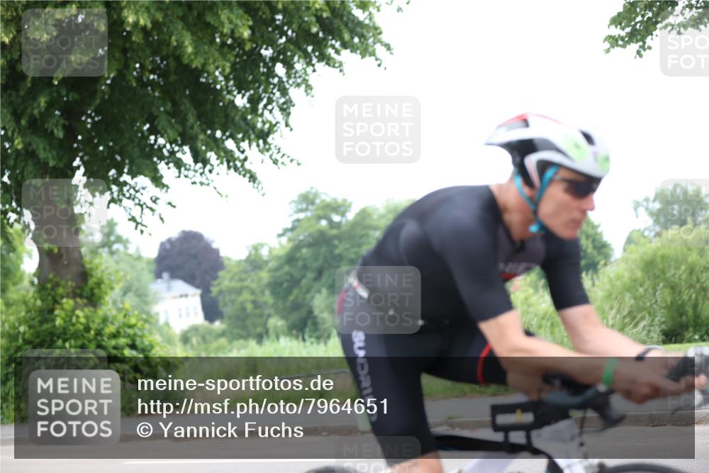 15.06.2025 - 7 Türme Triathlon Yannick Fuchs http://msf.ph/oto/7964651 15.06.2025 11:12:41 Radfahren 233, 240 meine-sportfotos.de