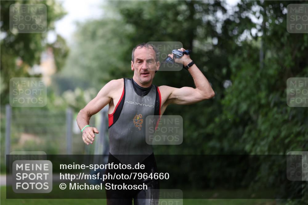 15.06.2025 - 7 Türme Triathlon Michael Strokosch http://msf.ph/oto/7964660 15.06.2025 12:17:39 Schwimmen 371, 424, 445, 523, 540, 591, 628, 661, 672 meine-sportfotos.de