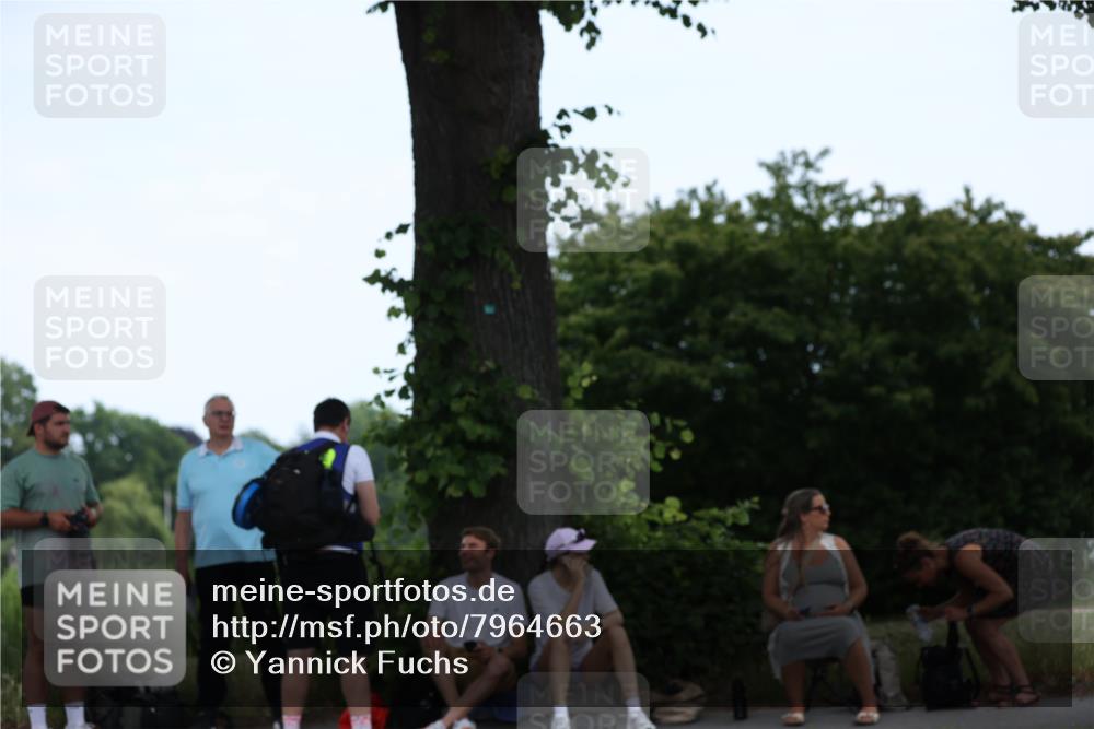 15.06.2025 - 7 Türme Triathlon Yannick Fuchs http://msf.ph/oto/7964663 15.06.2025 11:12:41 Radfahren 233, 240 meine-sportfotos.de