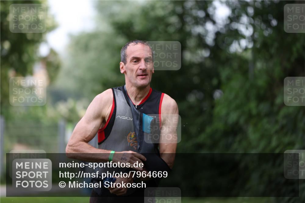 15.06.2025 - 7 Türme Triathlon Michael Strokosch http://msf.ph/oto/7964669 15.06.2025 12:17:40 Schwimmen 371, 424, 445, 523, 540, 628, 661, 672 meine-sportfotos.de