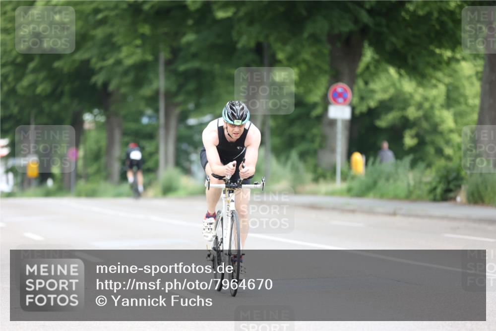 15.06.2025 - 7 Türme Triathlon Yannick Fuchs http://msf.ph/oto/7964670 15.06.2025 11:12:46 Radfahren 204, 214, 233, 240, 333 meine-sportfotos.de