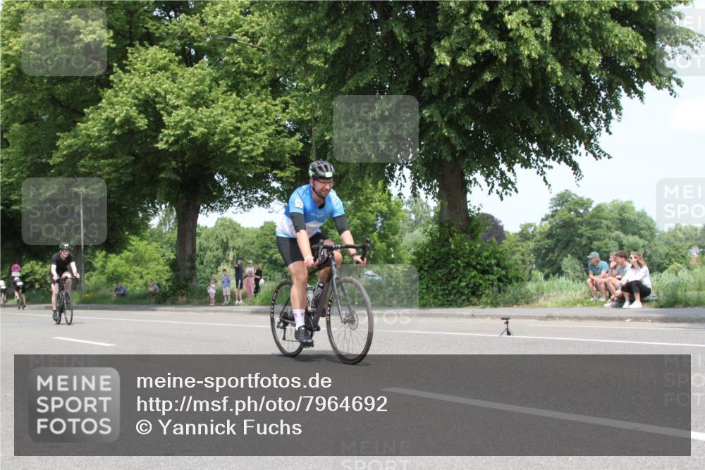 15.06.2025 - 7 Türme Triathlon Yannick Fuchs http://msf.ph/oto/7964692 15.06.2025 12:59:55 Radfahren  meine-sportfotos.de