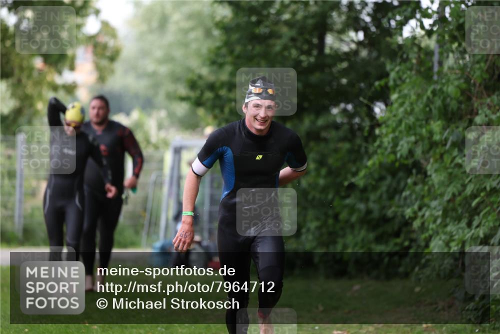 15.06.2025 - 7 Türme Triathlon Michael Strokosch http://msf.ph/oto/7964712 15.06.2025 12:17:46 Schwimmen 371, 445, 523, 540, 628, 654, 656, 661, 672, 678 meine-sportfotos.de