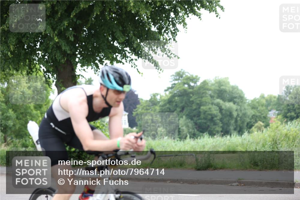 15.06.2025 - 7 Türme Triathlon Yannick Fuchs http://msf.ph/oto/7964714 15.06.2025 11:12:47 Radfahren 204, 214, 233, 240, 333 meine-sportfotos.de