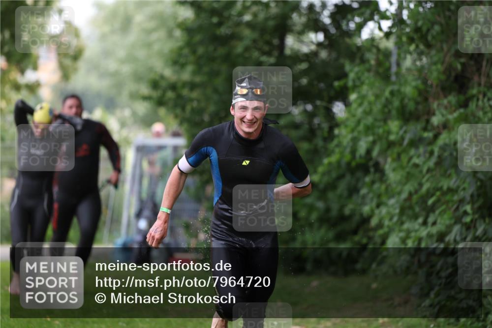 15.06.2025 - 7 Türme Triathlon Michael Strokosch http://msf.ph/oto/7964720 15.06.2025 12:17:46 Schwimmen 371, 445, 523, 540, 628, 654, 656, 661, 672, 678 meine-sportfotos.de