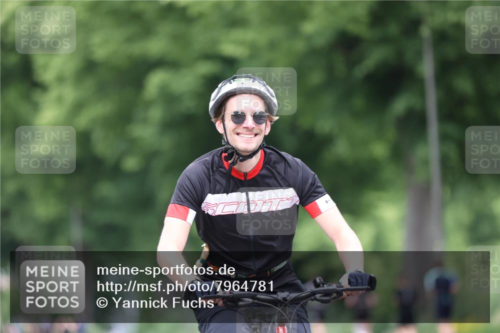 15.06.2025 - 7 Türme Triathlon Yannick Fuchs http://msf.ph/oto/7964781 15.06.2025 13:55:50 Radfahren 937, 1118 meine-sportfotos.de