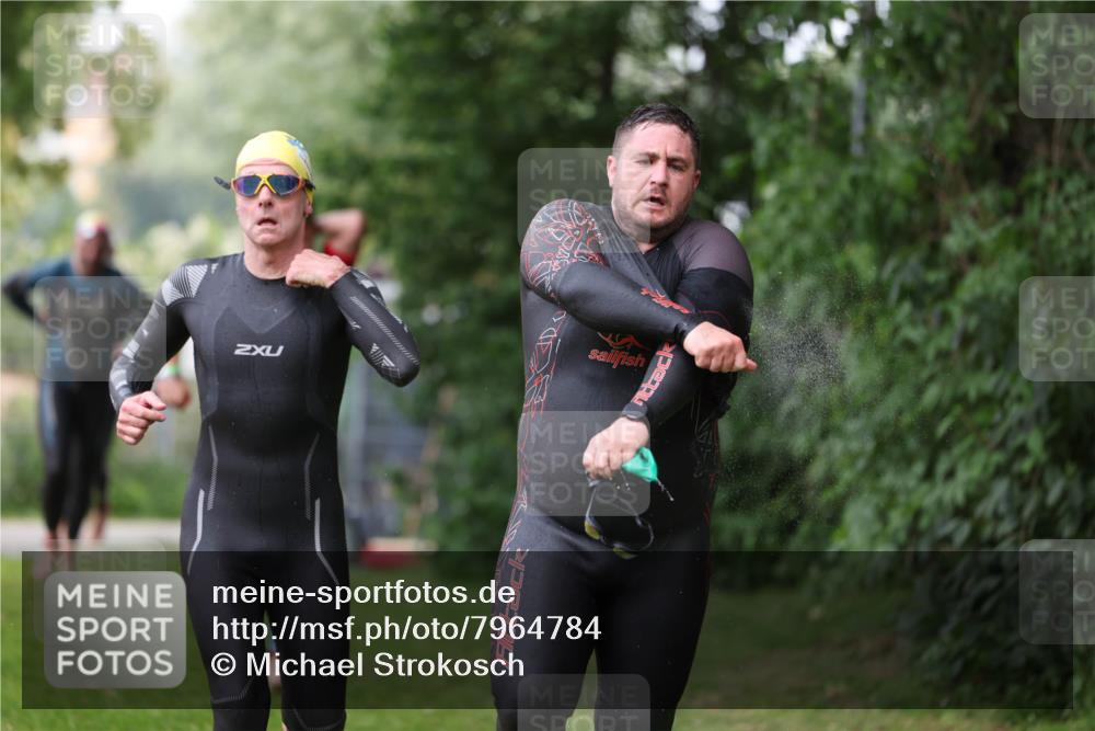 15.06.2025 - 7 Türme Triathlon Michael Strokosch http://msf.ph/oto/7964784 15.06.2025 12:17:49 Schwimmen 371, 445, 523, 540, 615, 628, 654, 656, 661, 672, 678 meine-sportfotos.de