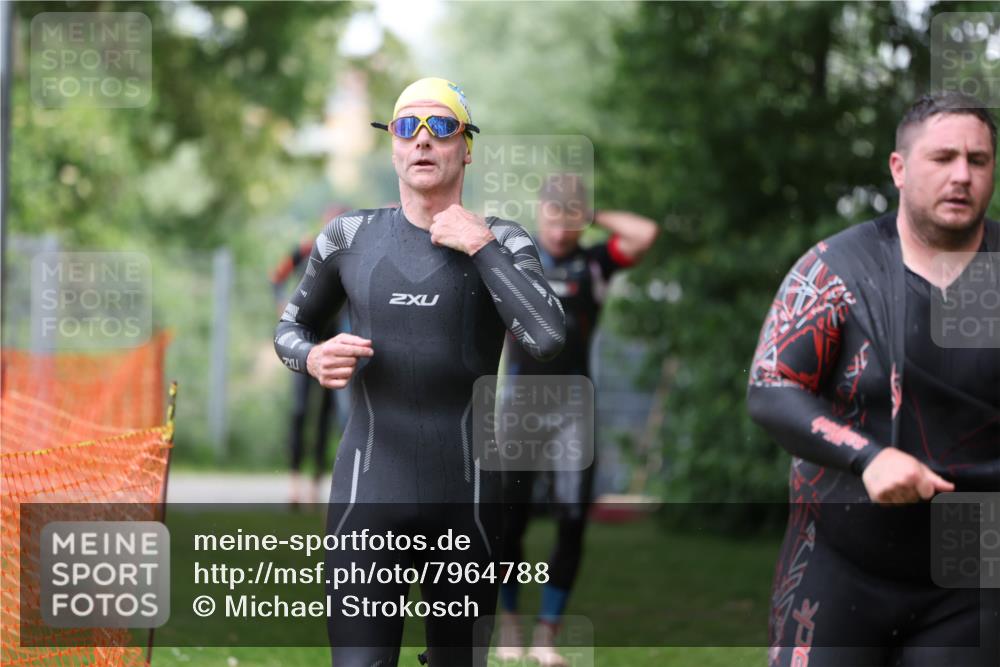 15.06.2025 - 7 Türme Triathlon Michael Strokosch http://msf.ph/oto/7964788 15.06.2025 12:17:50 Schwimmen 445, 523, 540, 615, 628, 654, 656, 661, 672, 678 meine-sportfotos.de