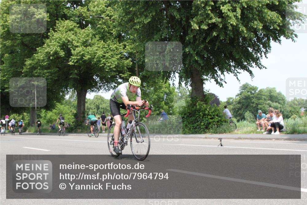 15.06.2025 - 7 Türme Triathlon Yannick Fuchs http://msf.ph/oto/7964794 15.06.2025 13:01:00 Radfahren  meine-sportfotos.de