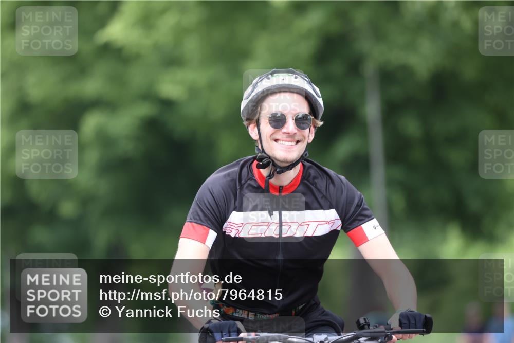 15.06.2025 - 7 Türme Triathlon Yannick Fuchs http://msf.ph/oto/7964815 15.06.2025 13:55:50 Radfahren 937, 1118 meine-sportfotos.de