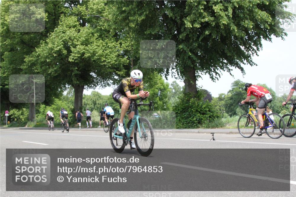 15.06.2025 - 7 Türme Triathlon Yannick Fuchs http://msf.ph/oto/7964853 15.06.2025 13:01:45 Radfahren  meine-sportfotos.de