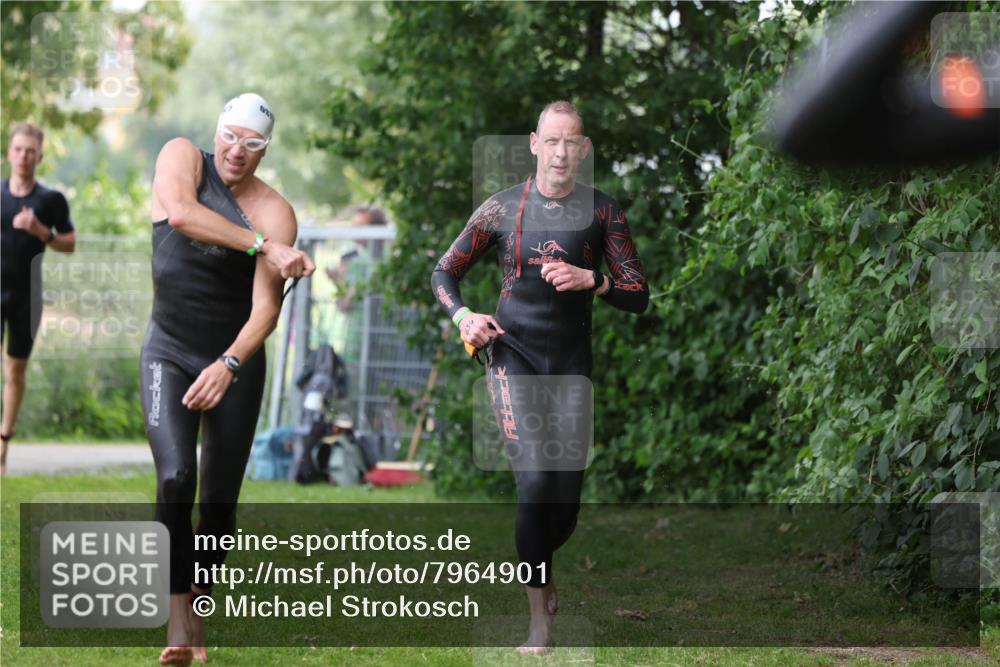 15.06.2025 - 7 Türme Triathlon Michael Strokosch http://msf.ph/oto/7964901 15.06.2025 12:17:58 Schwimmen 445, 523, 540, 608, 615, 628, 638, 654, 656, 672, 678 meine-sportfotos.de