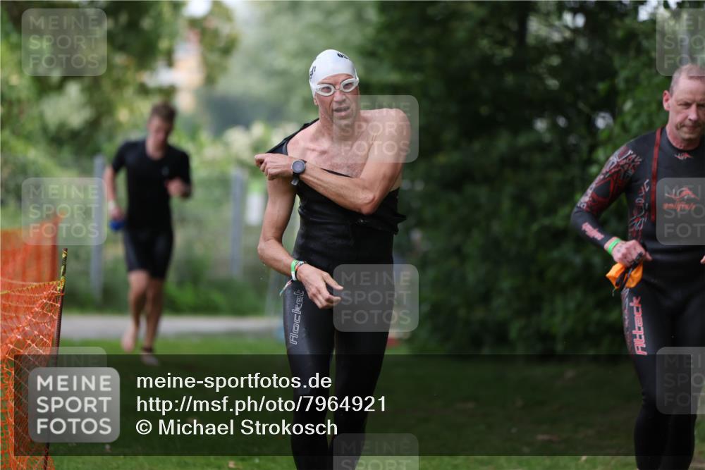 15.06.2025 - 7 Türme Triathlon Michael Strokosch http://msf.ph/oto/7964921 15.06.2025 12:17:59 Schwimmen 445, 523, 540, 608, 615, 628, 638, 654, 656, 672, 678 meine-sportfotos.de