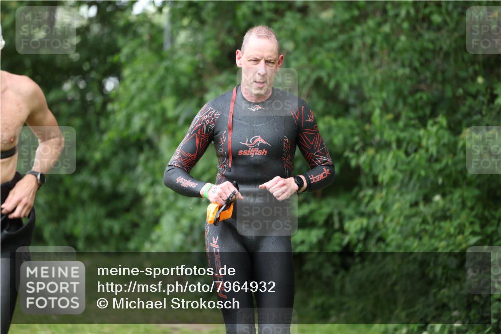 15.06.2025 - 7 Türme Triathlon Michael Strokosch http://msf.ph/oto/7964932 15.06.2025 12:18:00 Schwimmen 445, 523, 540, 608, 615, 628, 637, 638, 654, 656, 672, 678 meine-sportfotos.de