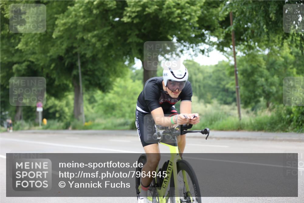 15.06.2025 - 7 Türme Triathlon Yannick Fuchs http://msf.ph/oto/7964945 15.06.2025 11:13:11 Radfahren 254, 289 meine-sportfotos.de