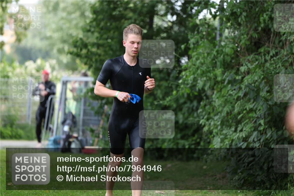 15.06.2025 - 7 Türme Triathlon Michael Strokosch http://msf.ph/oto/7964946 15.06.2025 12:18:03 Schwimmen 380, 445, 523, 540, 608, 615, 628, 637, 638, 654, 656, 678 meine-sportfotos.de