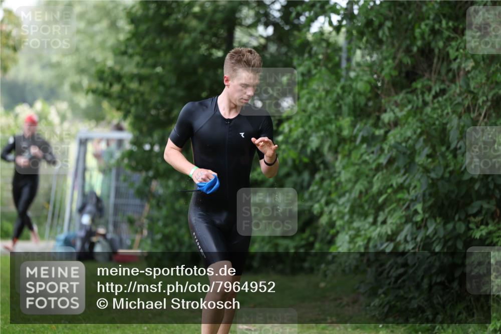 15.06.2025 - 7 Türme Triathlon Michael Strokosch http://msf.ph/oto/7964952 15.06.2025 12:18:03 Schwimmen 380, 445, 523, 540, 608, 615, 628, 637, 638, 654, 656, 678 meine-sportfotos.de