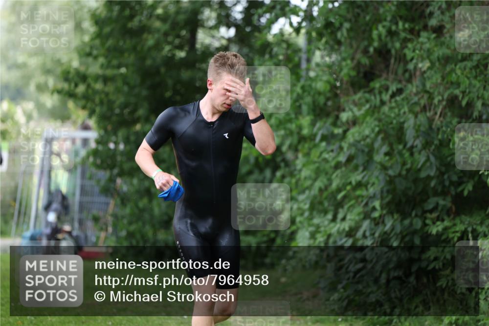 15.06.2025 - 7 Türme Triathlon Michael Strokosch http://msf.ph/oto/7964958 15.06.2025 12:18:03 Schwimmen 380, 445, 523, 540, 608, 615, 628, 637, 638, 654, 656, 678 meine-sportfotos.de
