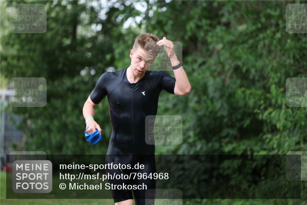 15.06.2025 - 7 Türme Triathlon Michael Strokosch http://msf.ph/oto/7964968 15.06.2025 12:18:04 Schwimmen 380, 445, 523, 608, 615, 628, 637, 638, 654, 656, 678 meine-sportfotos.de