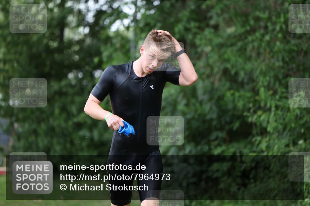15.06.2025 - 7 Türme Triathlon Michael Strokosch http://msf.ph/oto/7964973 15.06.2025 12:18:04 Schwimmen 380, 445, 523, 608, 615, 628, 637, 638, 654, 656, 678 meine-sportfotos.de