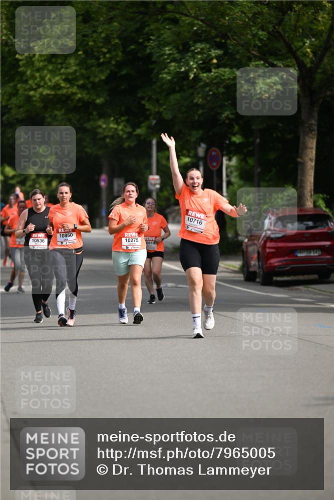 15.06.2025 - REWE Women's Run Dr. Thomas Lammeyer http://msf.ph/oto/7965005 15.06.2025 09:53:12 Laufen 10850, 10536, 10275, 10716 meine-sportfotos.de