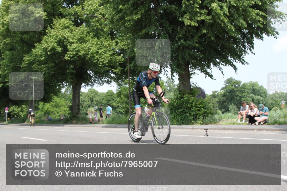 15.06.2025 - 7 Türme Triathlon Yannick Fuchs http://msf.ph/oto/7965007 15.06.2025 13:04:05 Radfahren  meine-sportfotos.de