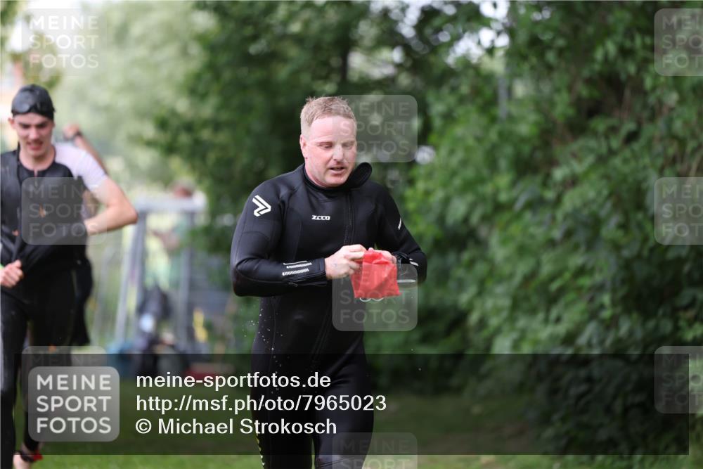 15.06.2025 - 7 Türme Triathlon Michael Strokosch http://msf.ph/oto/7965023 15.06.2025 12:18:10 Schwimmen 380, 608, 615, 637, 638, 654, 656, 678 meine-sportfotos.de