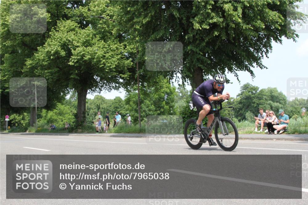 15.06.2025 - 7 Türme Triathlon Yannick Fuchs http://msf.ph/oto/7965038 15.06.2025 13:04:14 Radfahren  meine-sportfotos.de