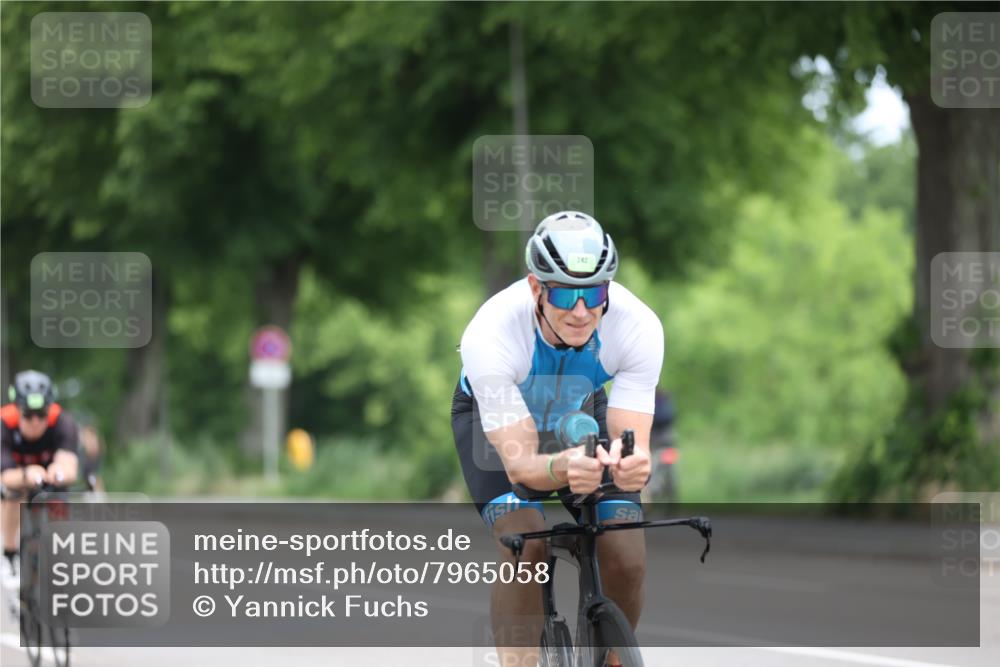 15.06.2025 - 7 Türme Triathlon Yannick Fuchs http://msf.ph/oto/7965058 15.06.2025 11:13:24 Radfahren  meine-sportfotos.de