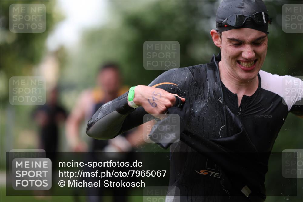 15.06.2025 - 7 Türme Triathlon Michael Strokosch http://msf.ph/oto/7965067 15.06.2025 12:18:13 Schwimmen 380, 608, 615, 637, 638, 654, 656, 678 meine-sportfotos.de