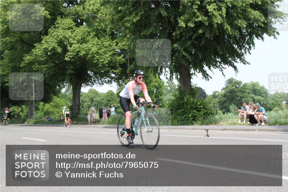 15.06.2025 - 7 Türme Triathlon Yannick Fuchs http://msf.ph/oto/7965075 15.06.2025 13:04:51 Radfahren  meine-sportfotos.de