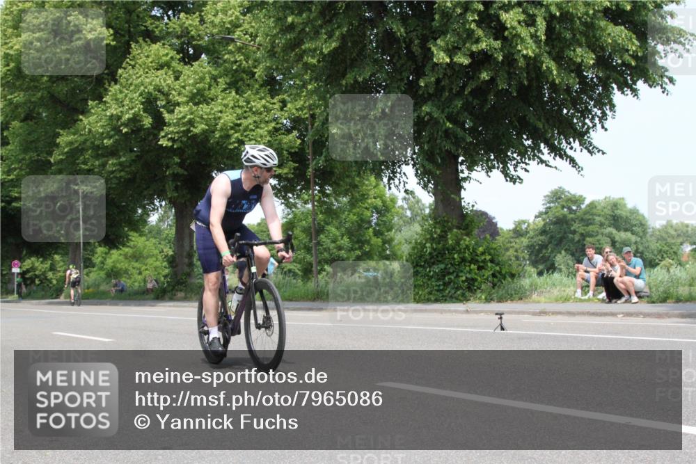 15.06.2025 - 7 Türme Triathlon Yannick Fuchs http://msf.ph/oto/7965086 15.06.2025 13:05:04 Radfahren  meine-sportfotos.de