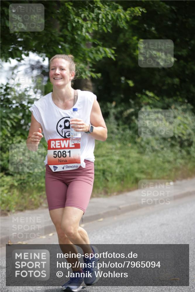 15.06.2025 - REWE Women's Run Jannik Wohlers http://msf.ph/oto/7965094 15.06.2025 09:59:55 Laufen 5081 meine-sportfotos.de