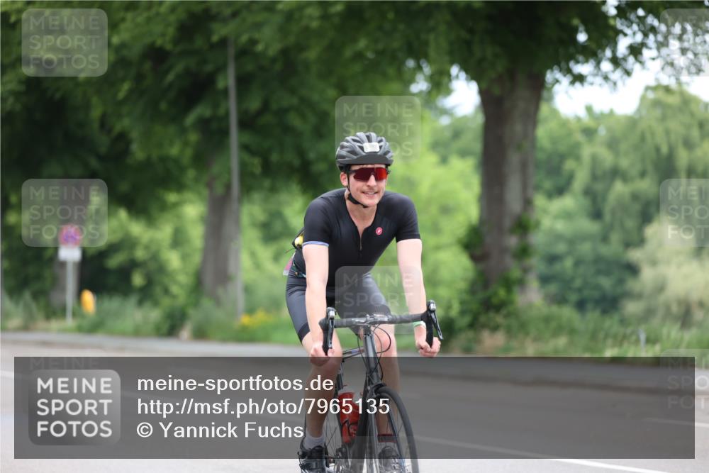 15.06.2025 - 7 Türme Triathlon Yannick Fuchs http://msf.ph/oto/7965135 15.06.2025 11:13:54 Radfahren 317 meine-sportfotos.de