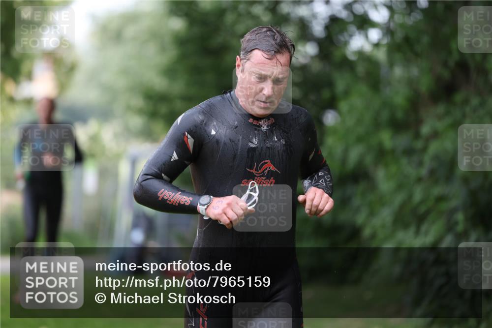 15.06.2025 - 7 Türme Triathlon Michael Strokosch http://msf.ph/oto/7965159 15.06.2025 12:18:19 Schwimmen 380, 384, 562, 608, 615, 637, 638 meine-sportfotos.de