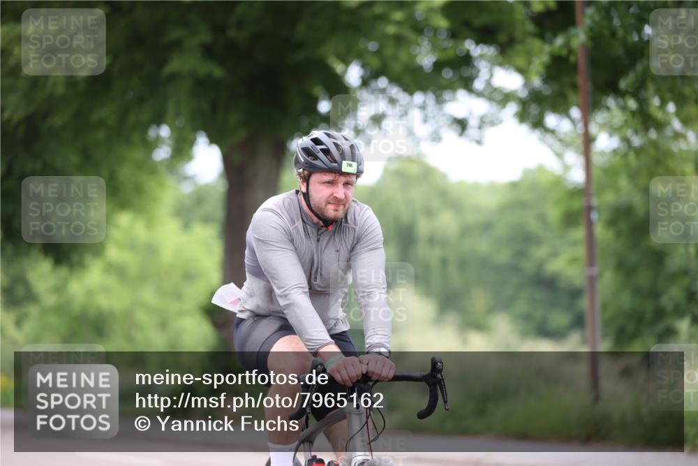 15.06.2025 - 7 Türme Triathlon Yannick Fuchs http://msf.ph/oto/7965162 15.06.2025 11:13:55 Radfahren 317 meine-sportfotos.de