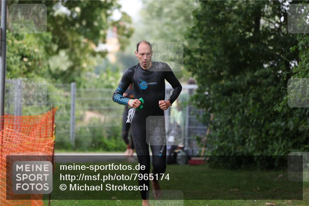 15.06.2025 - 7 Türme Triathlon Michael Strokosch http://msf.ph/oto/7965174 15.06.2025 12:18:20 Schwimmen 380, 384, 562, 608, 637, 638 meine-sportfotos.de