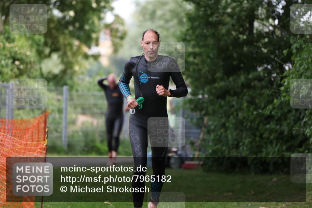 15.06.2025 - 7 Türme Triathlon Michael Strokosch http://msf.ph/oto/7965182 15.06.2025 12:18:21 Schwimmen 380, 384, 562, 608, 637, 638 meine-sportfotos.de