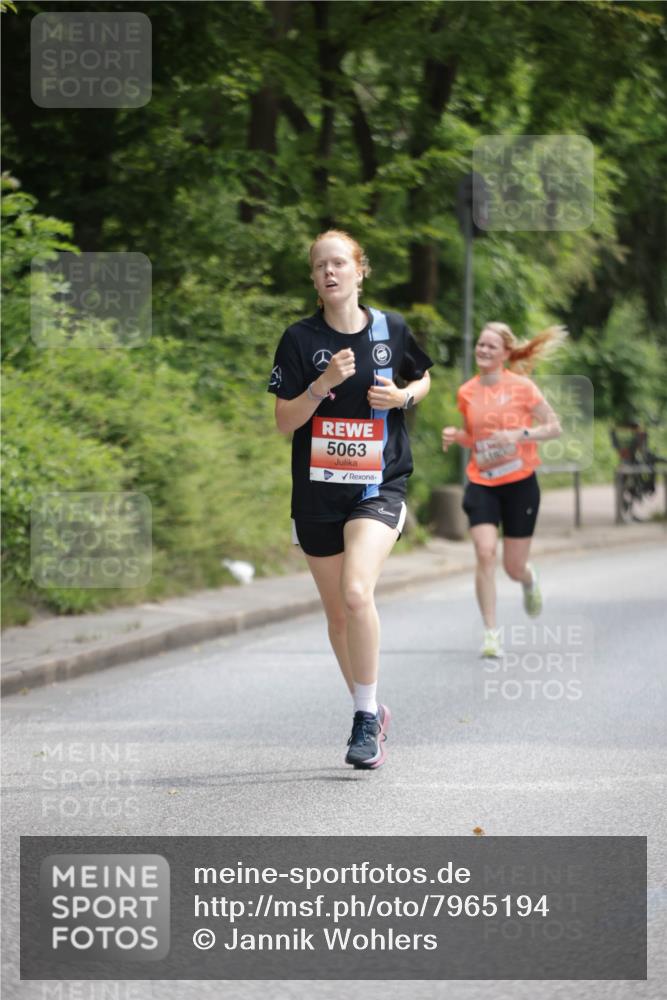 15.06.2025 - REWE Women's Run Jannik Wohlers http://msf.ph/oto/7965194 15.06.2025 09:59:58 Laufen 5063 meine-sportfotos.de