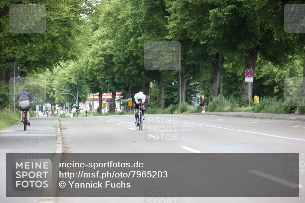15.06.2025 - 7 Türme Triathlon Yannick Fuchs http://msf.ph/oto/7965203 15.06.2025 11:13:59 Radfahren 317 meine-sportfotos.de
