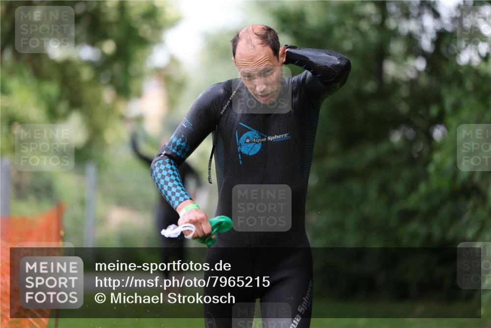 15.06.2025 - 7 Türme Triathlon Michael Strokosch http://msf.ph/oto/7965215 15.06.2025 12:18:23 Schwimmen 380, 384, 562, 637, 638 meine-sportfotos.de