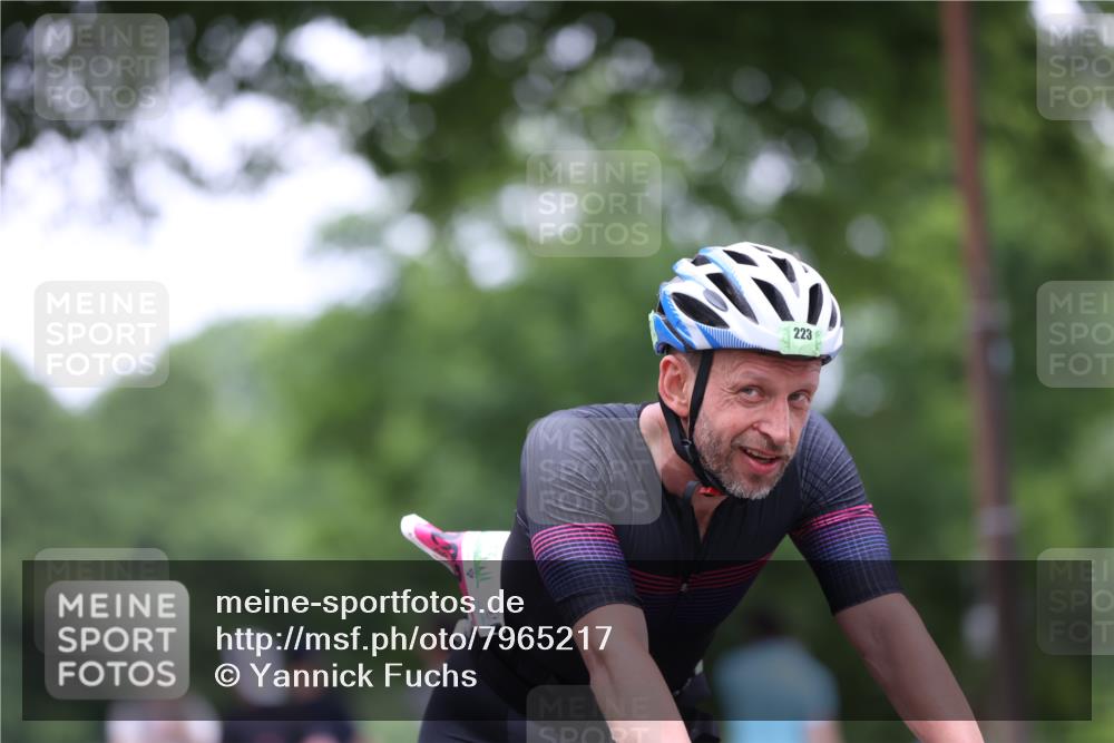 15.06.2025 - 7 Türme Triathlon Yannick Fuchs http://msf.ph/oto/7965217 15.06.2025 13:57:23 Radfahren 223, 961, 1096 meine-sportfotos.de