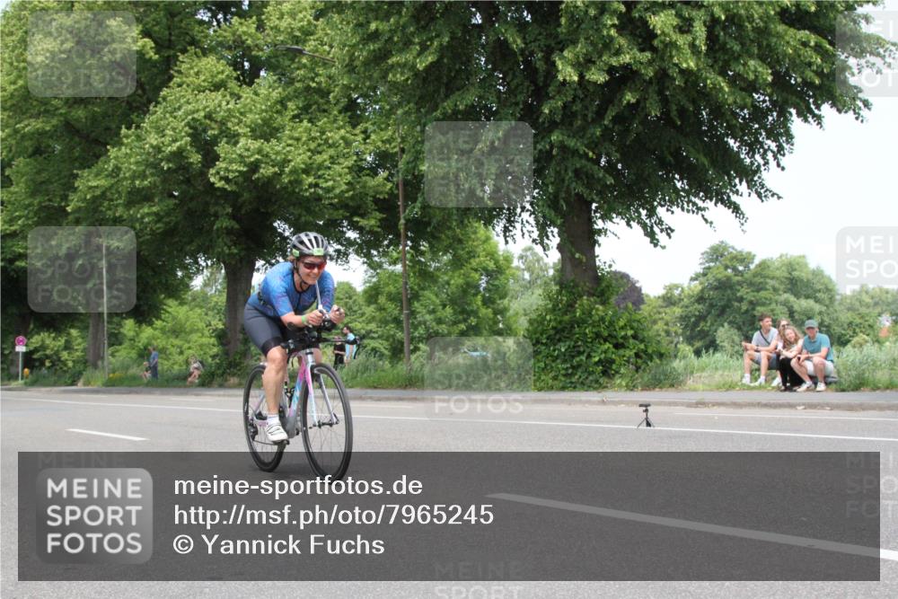 15.06.2025 - 7 Türme Triathlon Yannick Fuchs http://msf.ph/oto/7965245 15.06.2025 13:06:42 Radfahren  meine-sportfotos.de