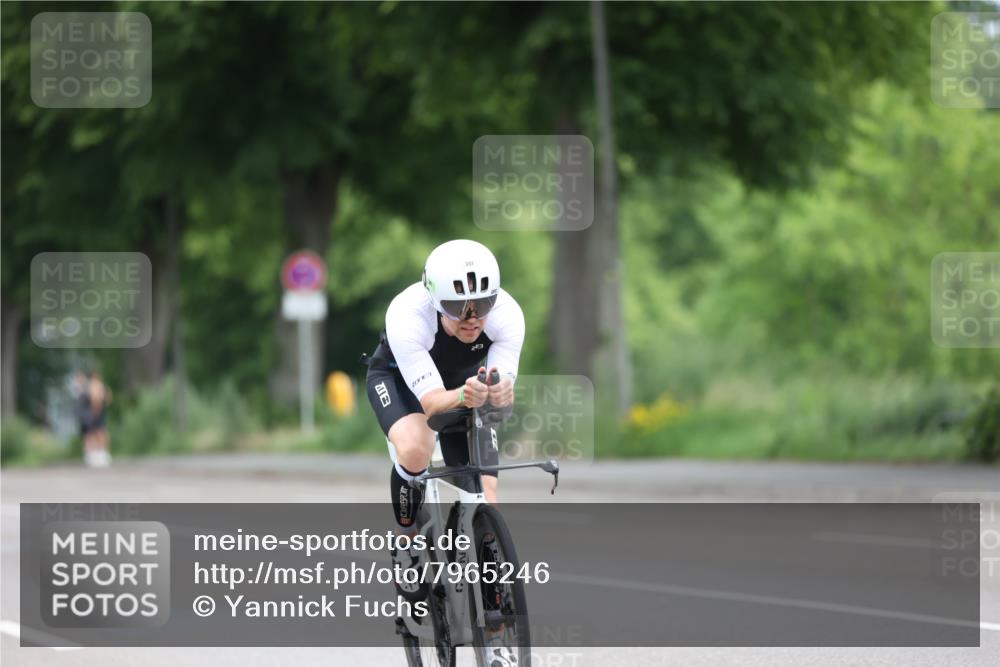 15.06.2025 - 7 Türme Triathlon Yannick Fuchs http://msf.ph/oto/7965246 15.06.2025 11:14:01 Radfahren 317 meine-sportfotos.de