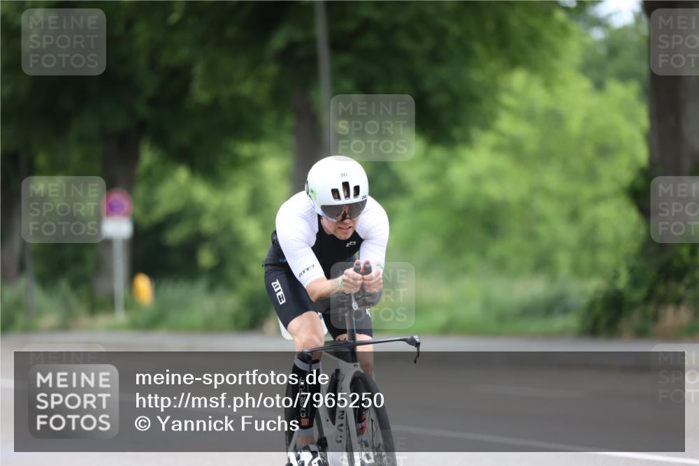 15.06.2025 - 7 Türme Triathlon Yannick Fuchs http://msf.ph/oto/7965250 15.06.2025 11:14:01 Radfahren 317 meine-sportfotos.de