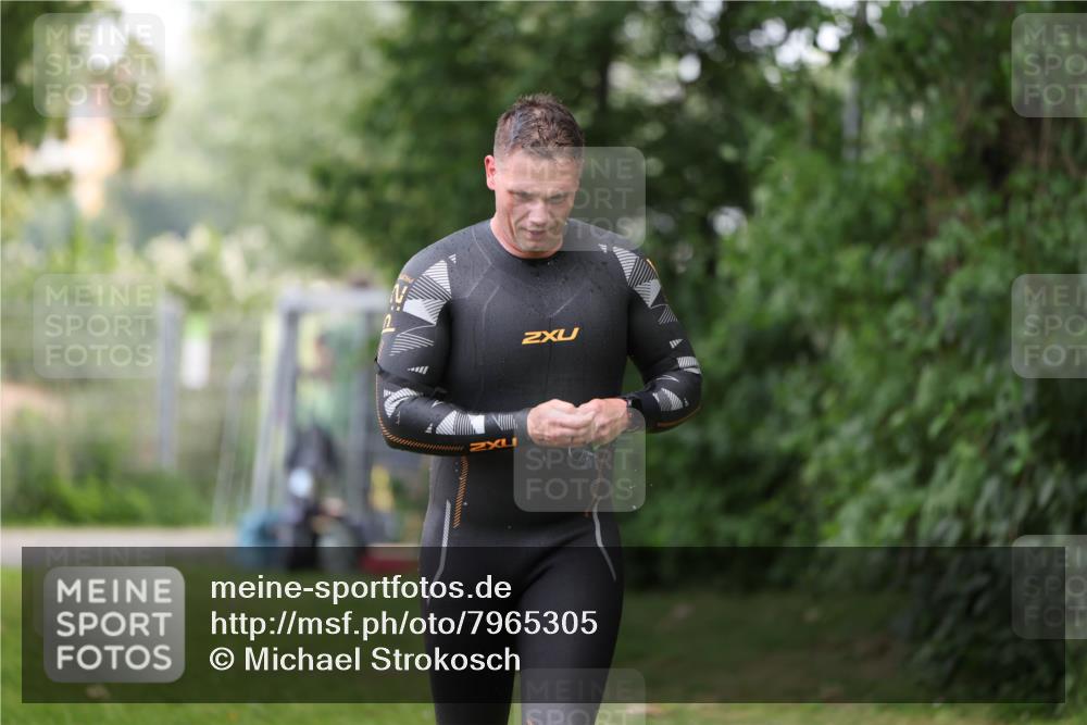 15.06.2025 - 7 Türme Triathlon Michael Strokosch http://msf.ph/oto/7965305 15.06.2025 12:18:34 Schwimmen 384, 470, 510, 562 meine-sportfotos.de