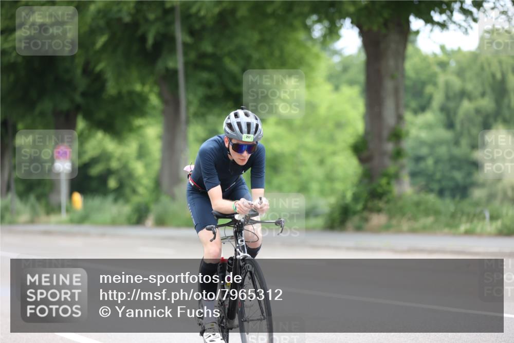 15.06.2025 - 7 Türme Triathlon Yannick Fuchs http://msf.ph/oto/7965312 15.06.2025 11:14:10 Radfahren 257 meine-sportfotos.de