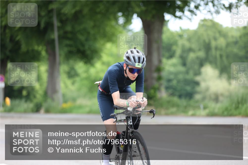 15.06.2025 - 7 Türme Triathlon Yannick Fuchs http://msf.ph/oto/7965316 15.06.2025 11:14:11 Radfahren 233, 257 meine-sportfotos.de