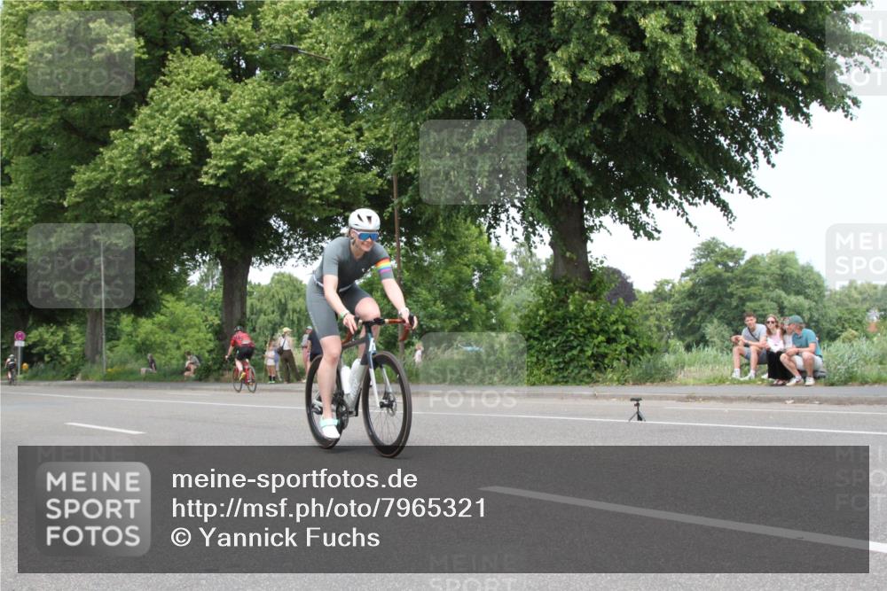 15.06.2025 - 7 Türme Triathlon Yannick Fuchs http://msf.ph/oto/7965321 15.06.2025 13:07:41 Radfahren  meine-sportfotos.de