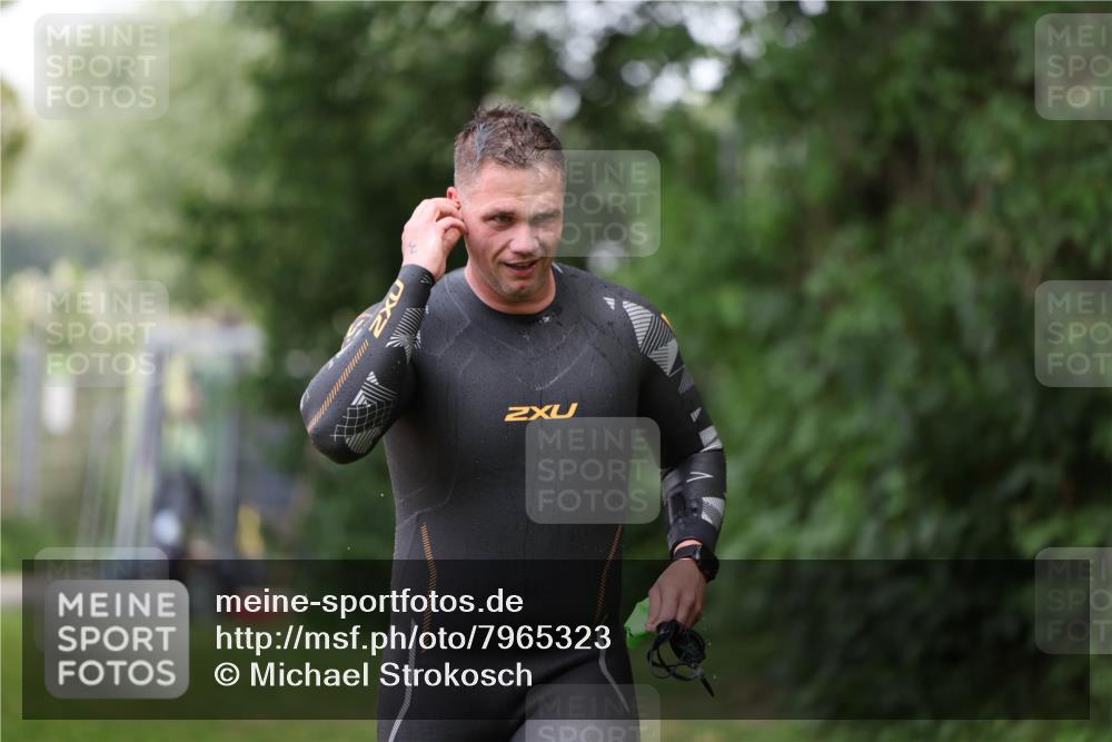 15.06.2025 - 7 Türme Triathlon Michael Strokosch http://msf.ph/oto/7965323 15.06.2025 12:18:35 Schwimmen 384, 470, 510, 562 meine-sportfotos.de